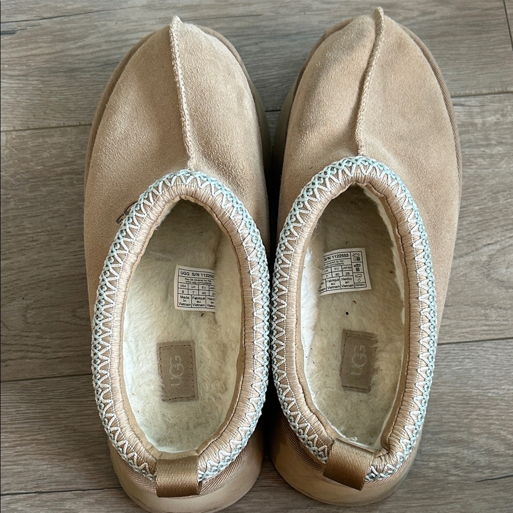 UGG Women's Cozy Tan Slippers